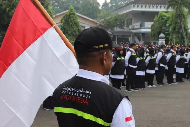 2025-11-24-5549petugas haji.jpg